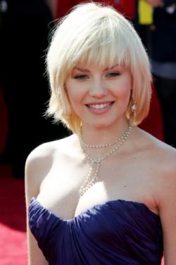   / Elisha Cuthbert