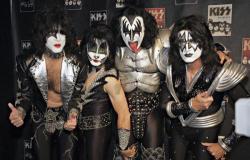 Kiss - Discography:  - I